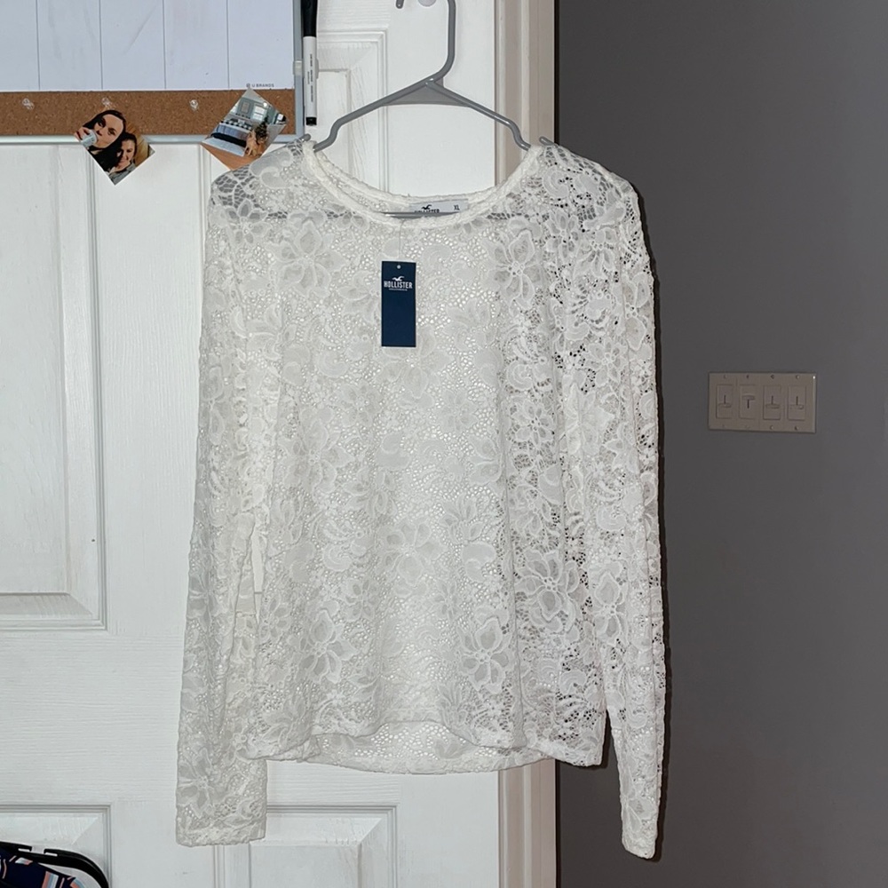 Hollister top